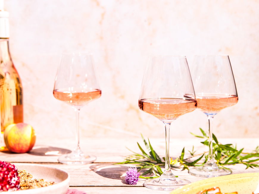 Leckeres Essen, Rosé in Top-Qualität und ein Outfit zum Wohlfühlen – mehr geht nicht!