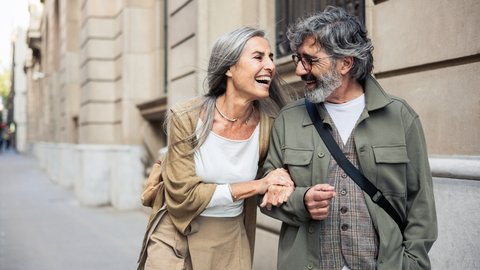 Freundschaft oder mehr? 8 Anzeichen, die für romantisches Interesse sprechen