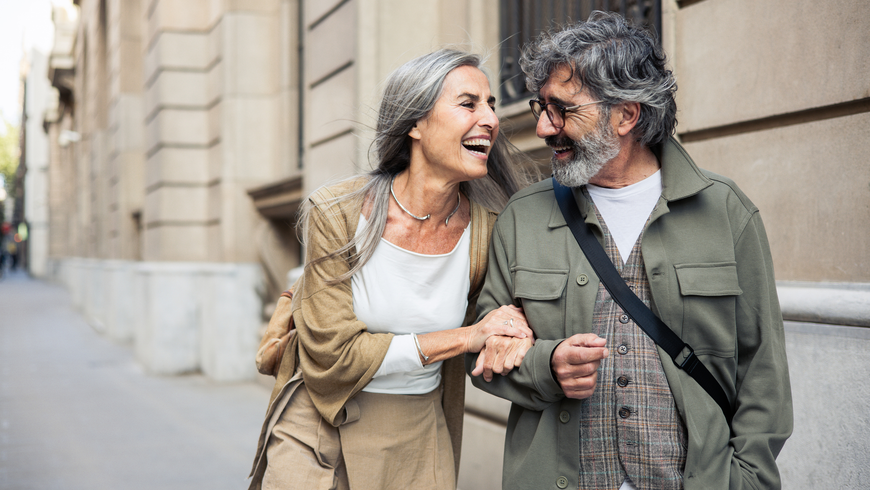 Freundschaft oder mehr? 8 Anzeichen, die für romantisches Interesse sprechen
