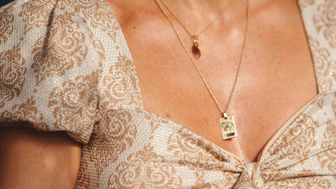 Wasserfester Schmuck: Diese Materialien trotzen sogar Chlor und Salzwasser