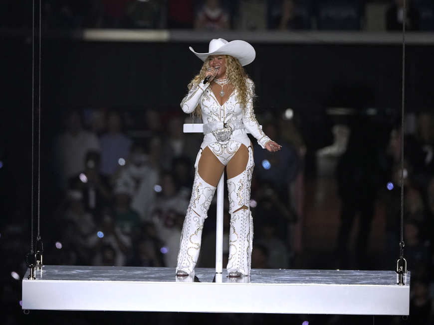 Beyoncé bei der Halbzeitshow des Weihnachts-NFL-Spiels in Houston.