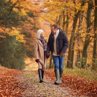 4 Sternzeichen, für die der Herbst ganz besonders romantisch wird