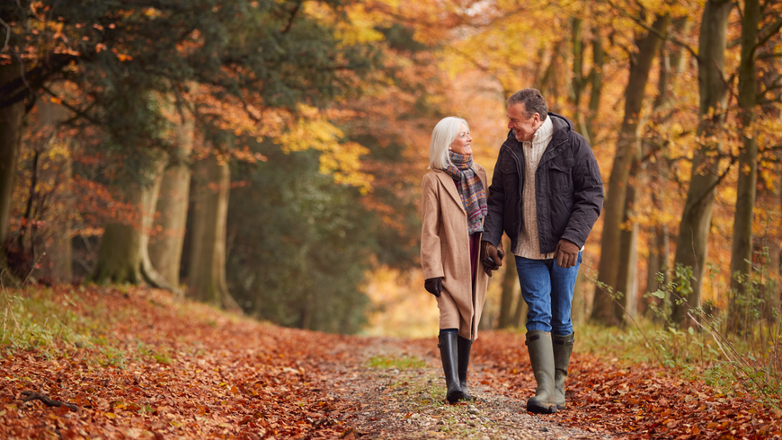 4 Sternzeichen, für die der Herbst ganz besonders romantisch wird