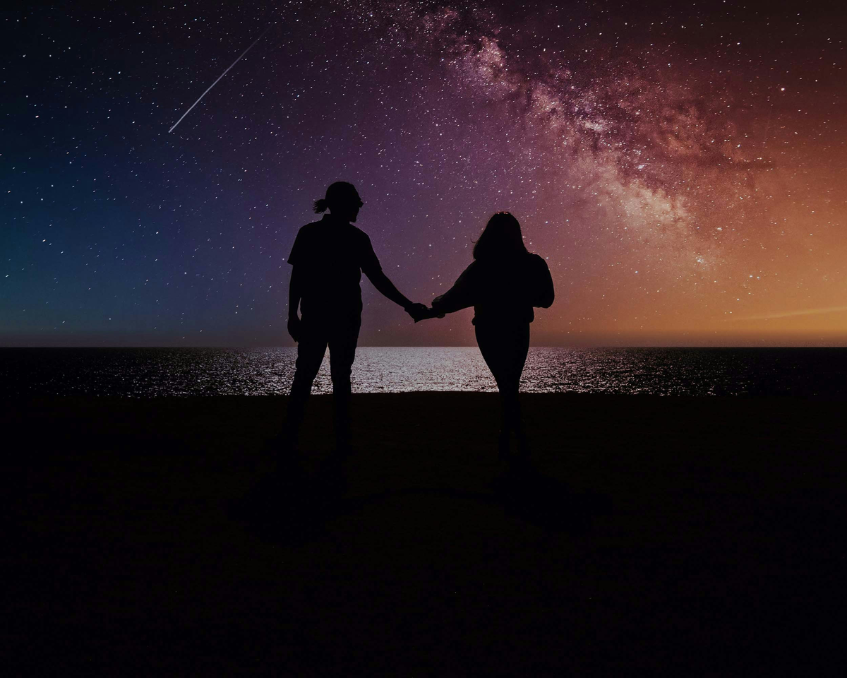 Pärchen unterm Sternenhimmel