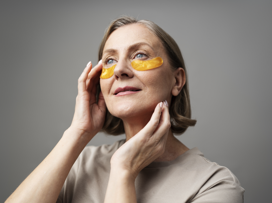 Frau mit Eye Patches