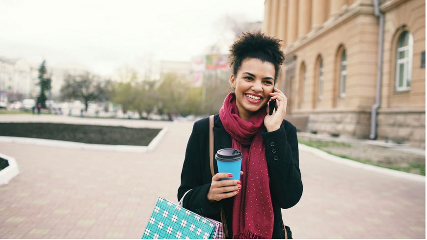 Lifestyle-Accessoire: Das Smartphone als digitaler Begleiter im Alltag