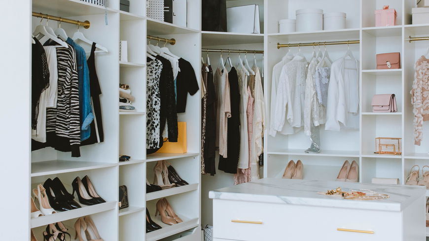 Capsule Wardrobe: Weniger ist mehr im Kleiderschrank