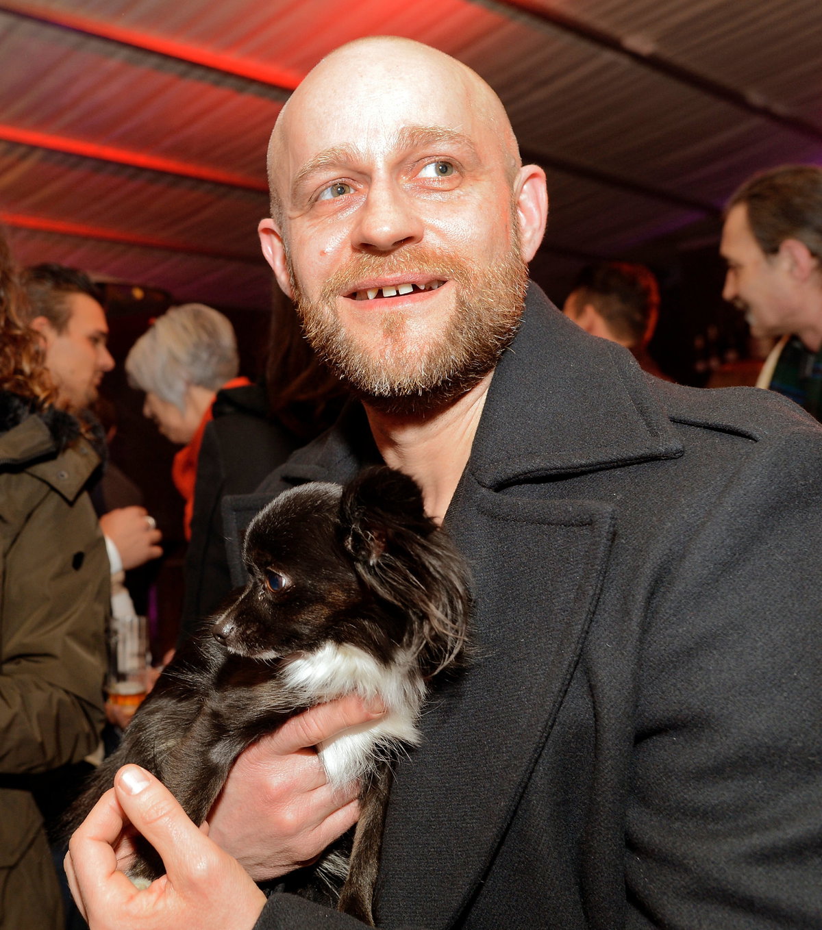 Jürgen Vogel und Hund