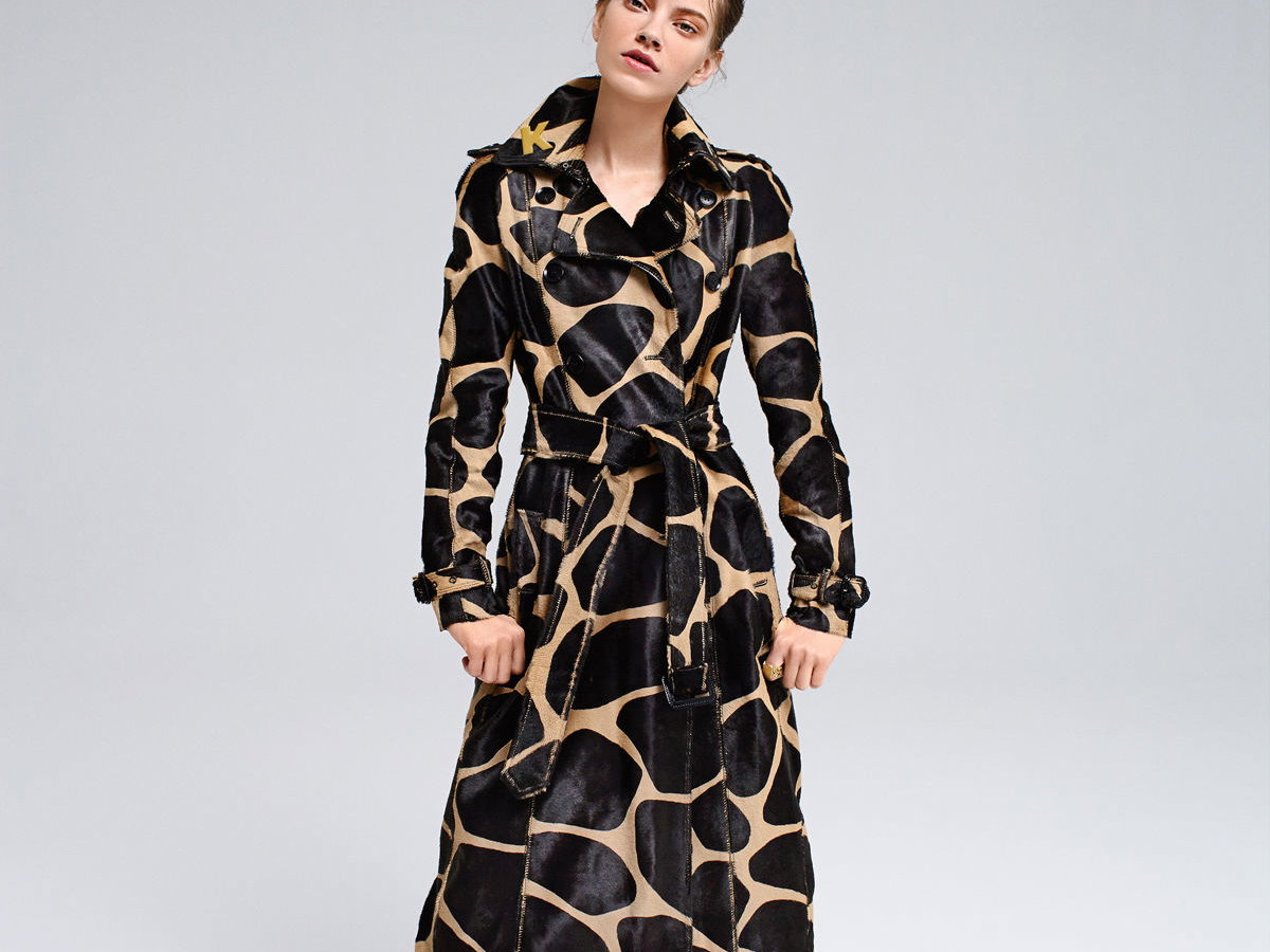 Trenchcoat mit auf Kalbshaut geprintetem Muster
