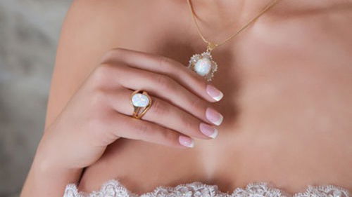 So gelingt die French Manicure