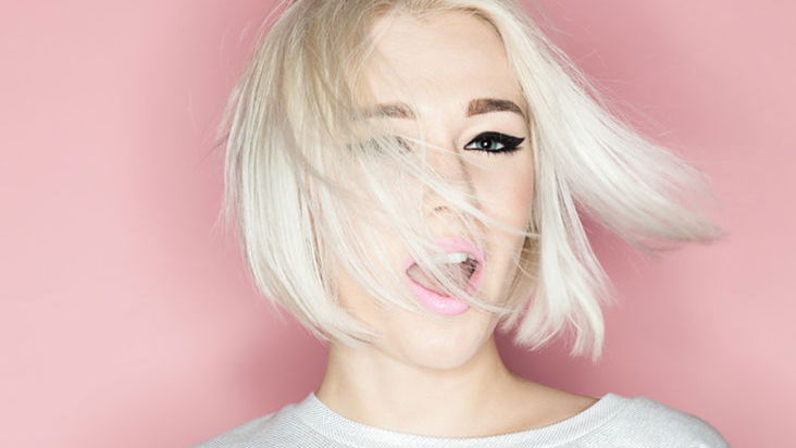 Gelbstich entfernen: Färben, Hausmittel oder Silbershampoo – die besten Tipps und Tricks für blondes Haar