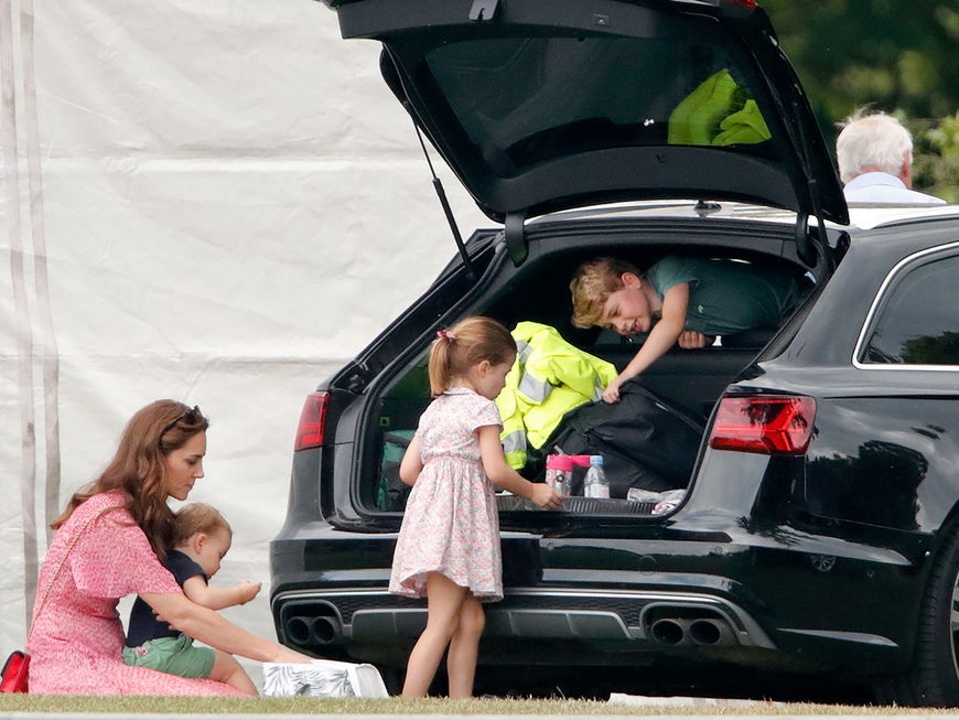 Kate & Meghan ganz natürlich: Süße Bilder von den Mini-Royals beim Familienausflug