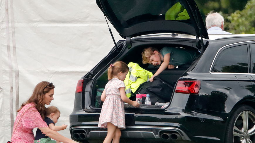 Kate & Meghan ganz natürlich: Süße Bilder von den Mini-Royals beim Familienausflug