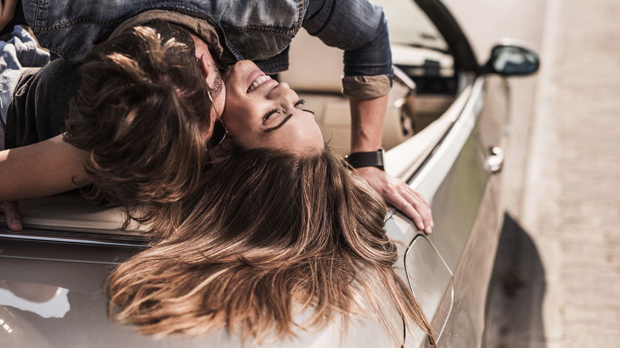 Sex im Auto: Das sind die besten Stellungen für heißen Sex auf vier Rädern