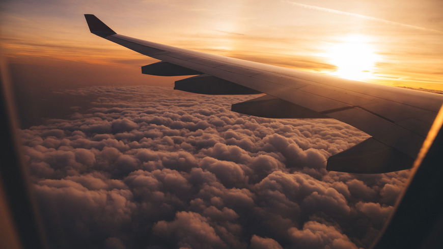 Darum sollten wir im Flugzeug niemals Kaffee trinken