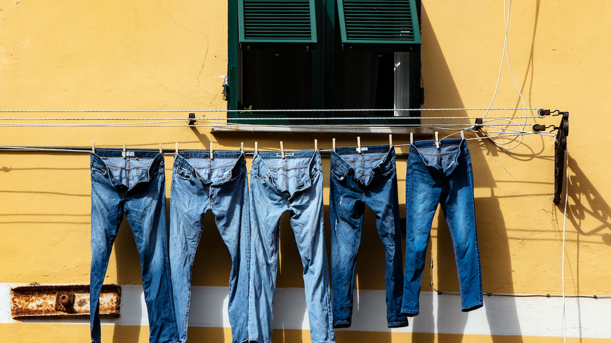 Jeans richtig waschen: So hält Denim ewig
