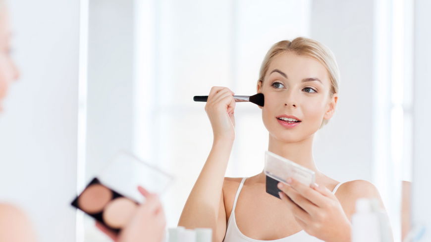 Bronzer auftragen: Diese 3 Fehler macht fast jeder