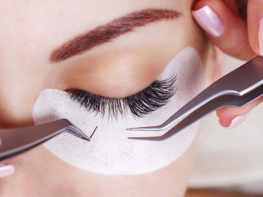 Wimpernverlängerung: Kosten und Fakten