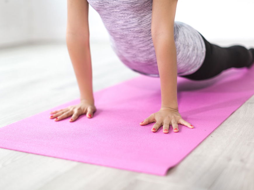 Diese Home Workouts auf YouTube halten dich jetzt fit