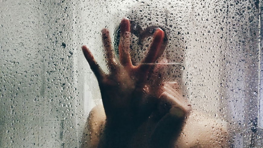5 heiße Stellungen für Sex unter der Dusche