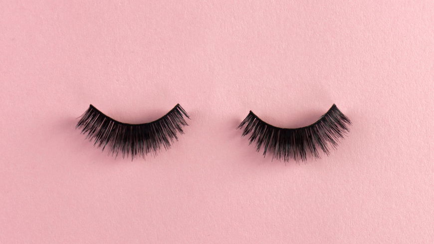 Geschwungene Wimpern: 5 Tipps für einen sexy Augenaufschlag