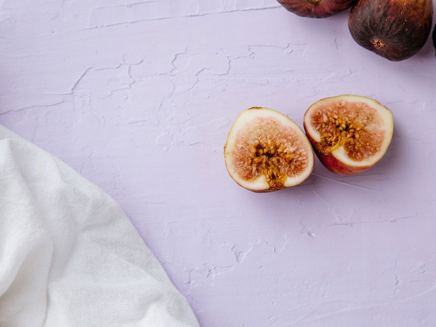 5 Lebensmittel, die NICHT vegan sind – obwohl wir es immer dachten