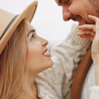 Immer am flirten: Diese 6 Sternzeichen haben besonders viel Charme