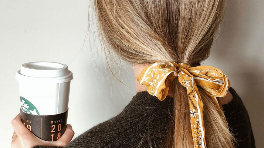 Styling-Trick: SO bändigst du deine Babyhaare