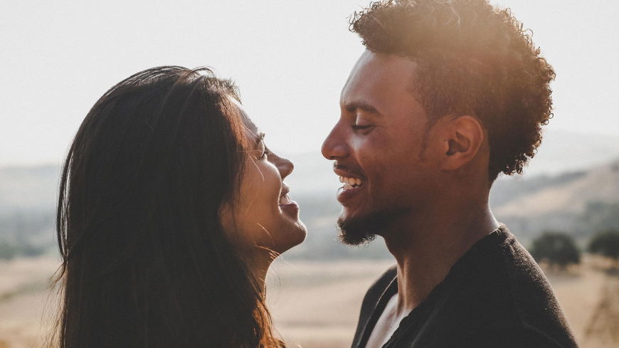 5 Anzeichen, dass du nach einer Trennung wieder zum Dating bereit bist